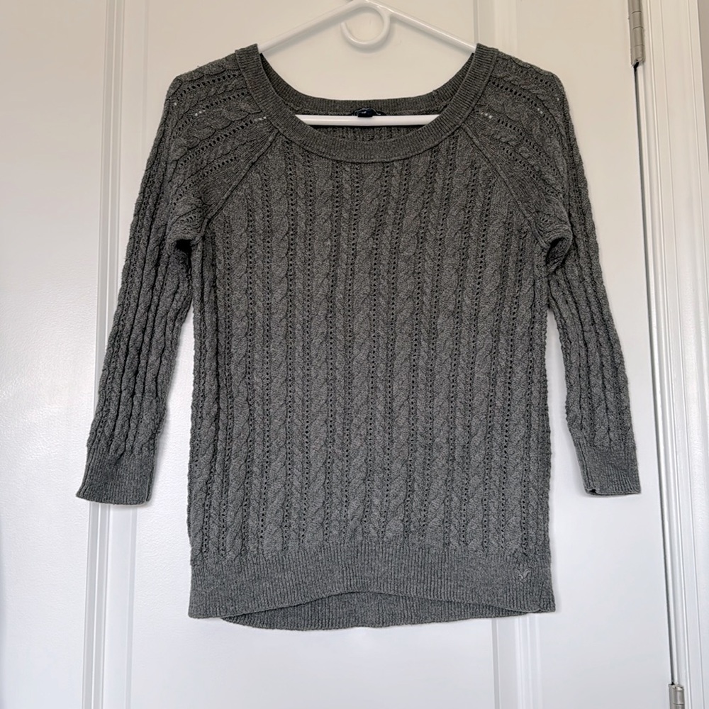American Eagle Women's Grey Knit Sweater (Small)